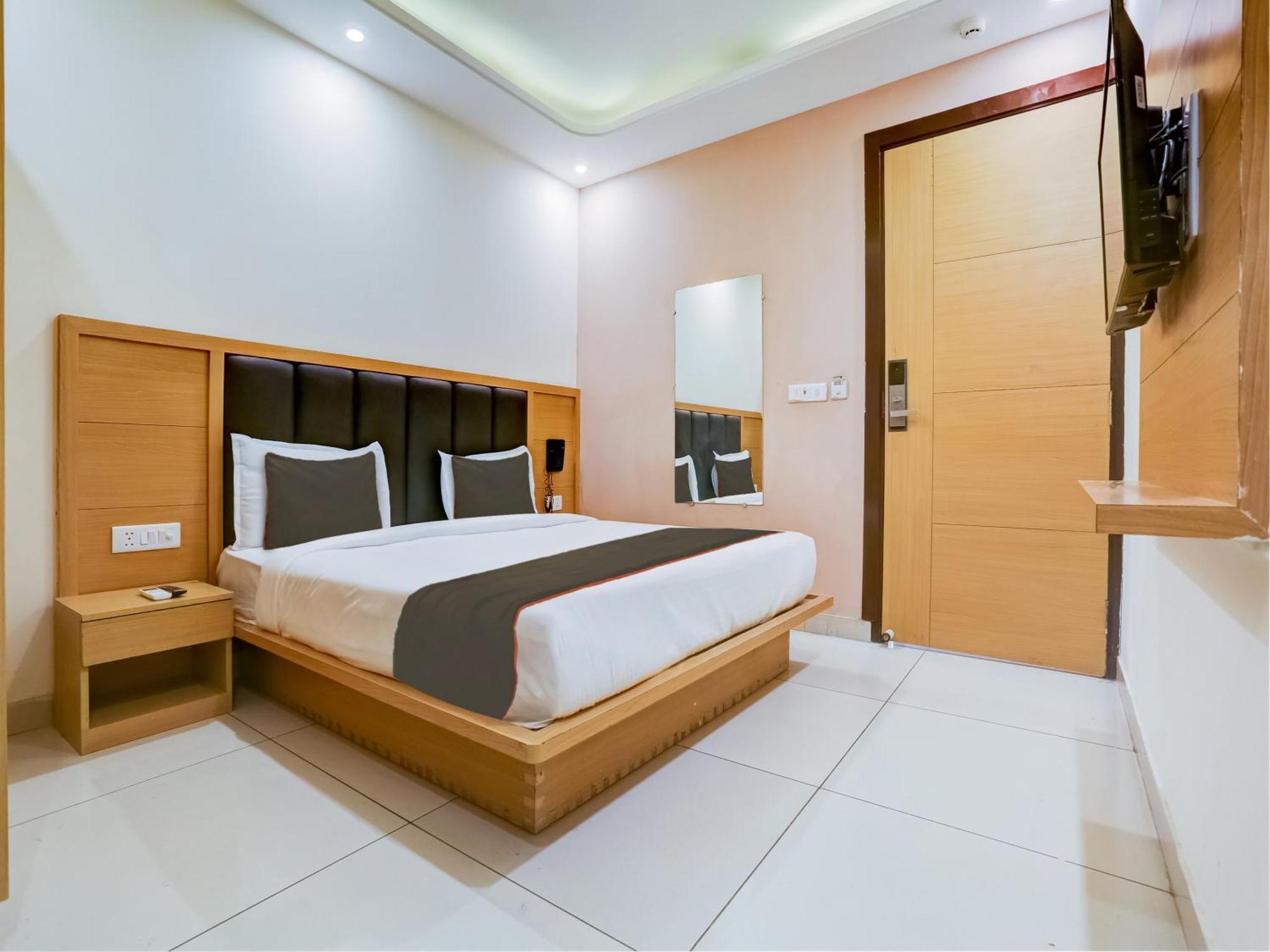 Hotel Collecion O White House Nowe Delhi Zewnętrze zdjęcie