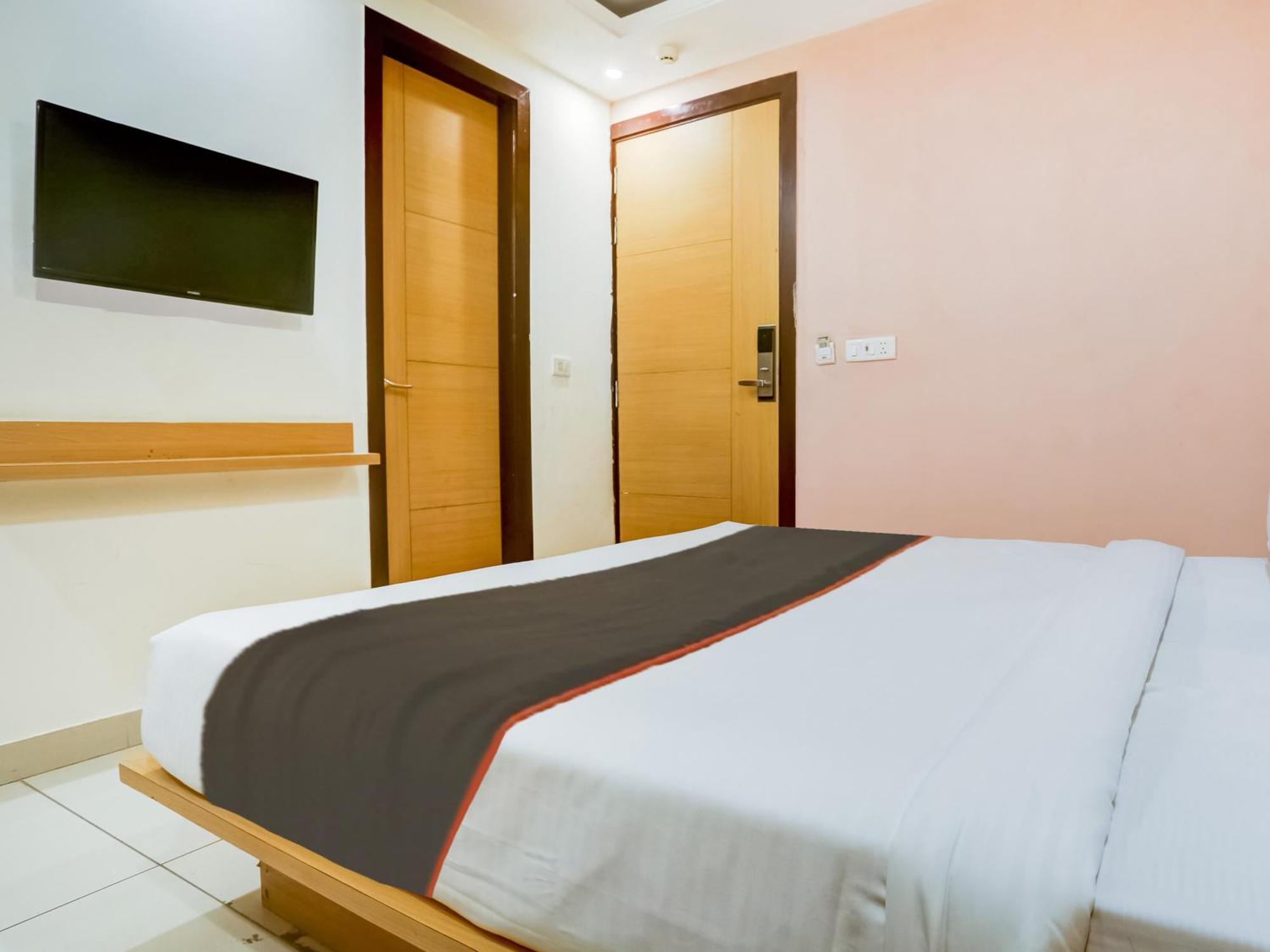 Hotel Collecion O White House Nowe Delhi Zewnętrze zdjęcie