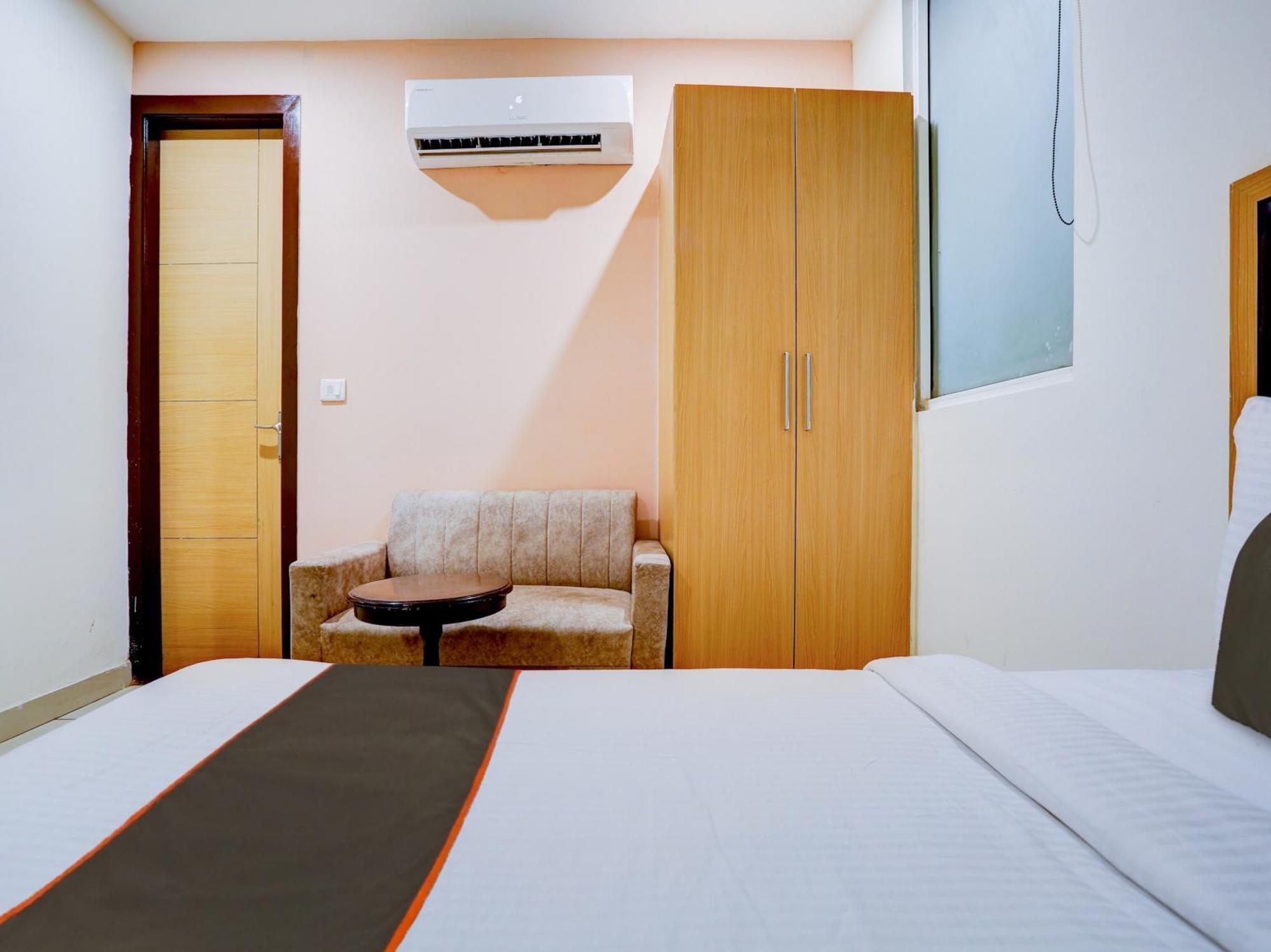 Hotel Collecion O White House Nowe Delhi Zewnętrze zdjęcie