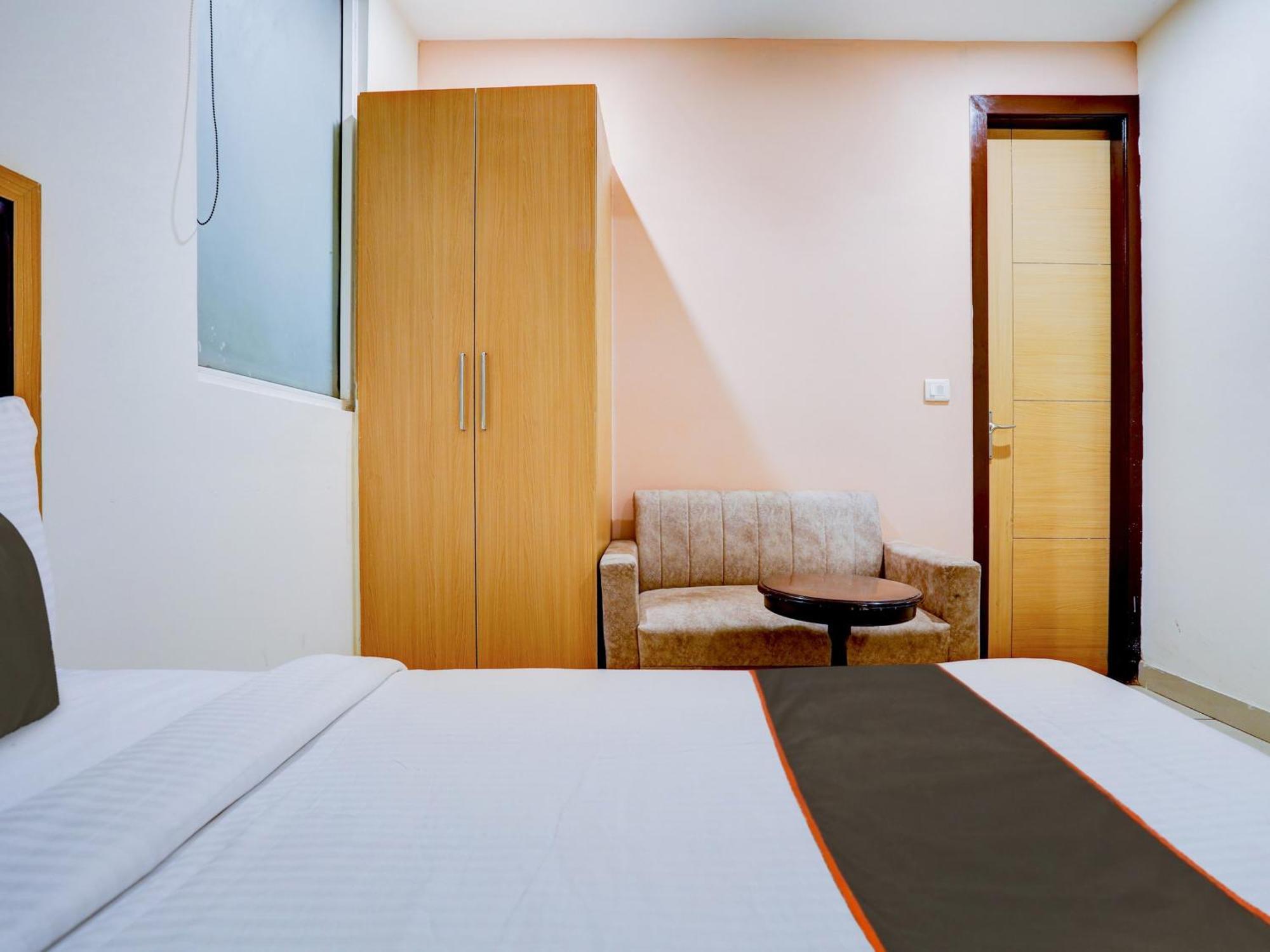 Hotel Collecion O White House Nowe Delhi Zewnętrze zdjęcie