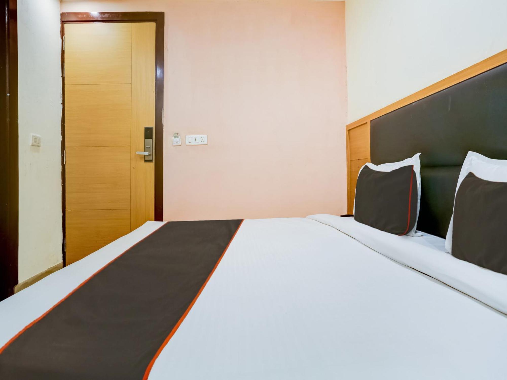 Hotel Collecion O White House Nowe Delhi Zewnętrze zdjęcie