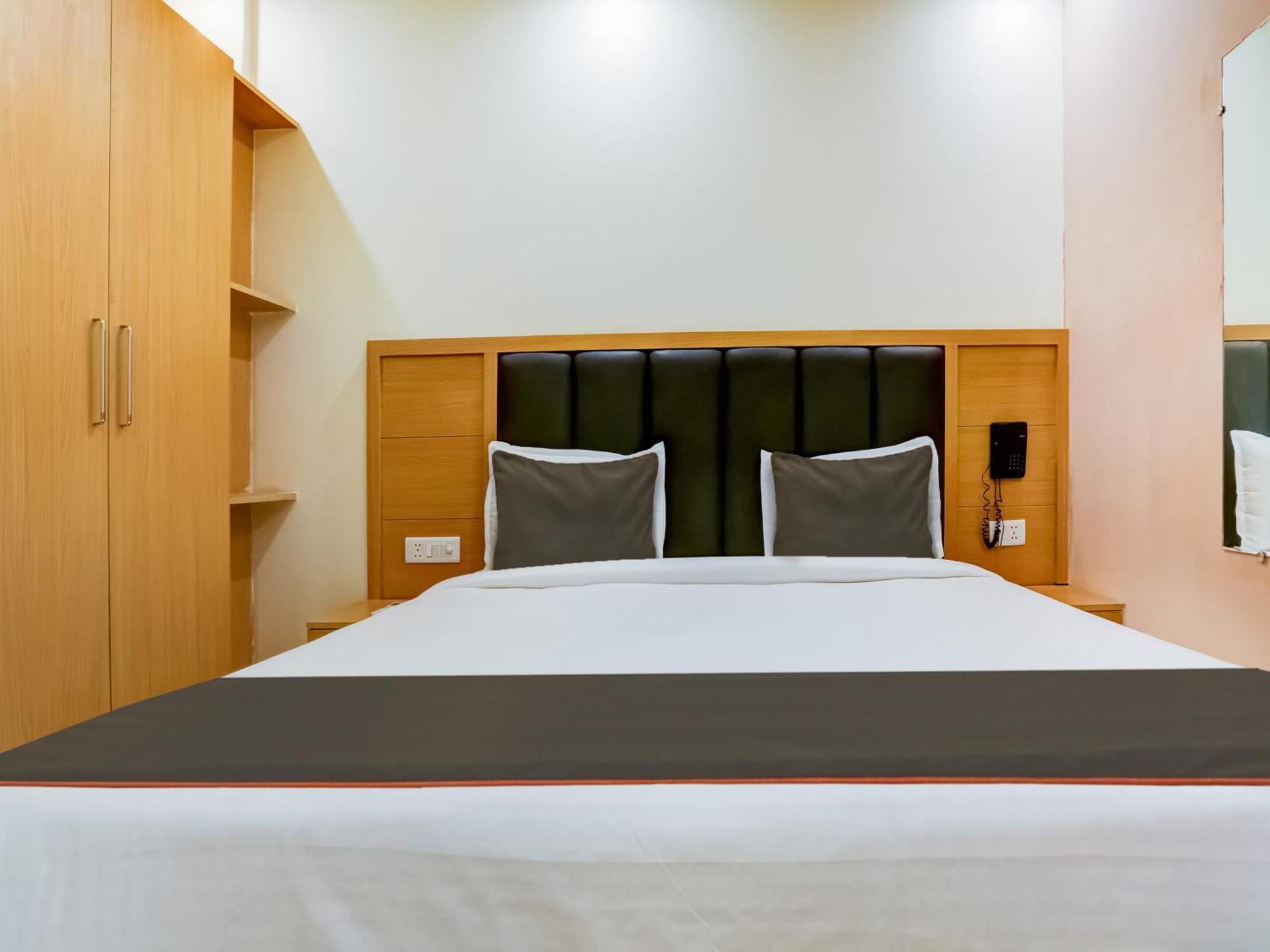 Hotel Collecion O White House Nowe Delhi Zewnętrze zdjęcie